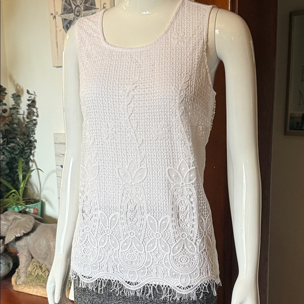 NWT northern reflections size small Elegant White Lace Sleeveless Top